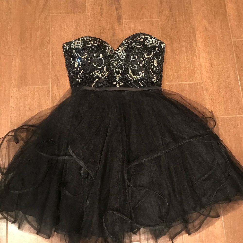 Size 4 black Mori Lee cocktail dress